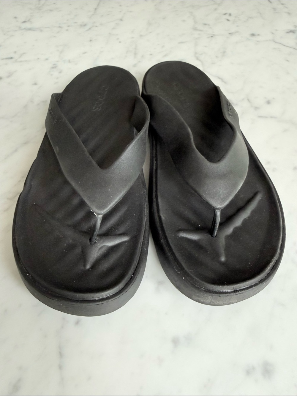 Crocs Getaway Flip Flops in black Womens Size 9